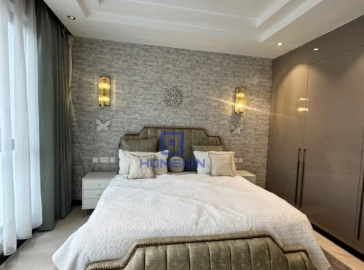 3 Bedroom Apartment For Sale in Riverside