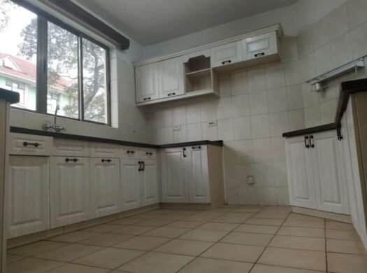 5 Bedroom Apartment For Sale in Kilimani