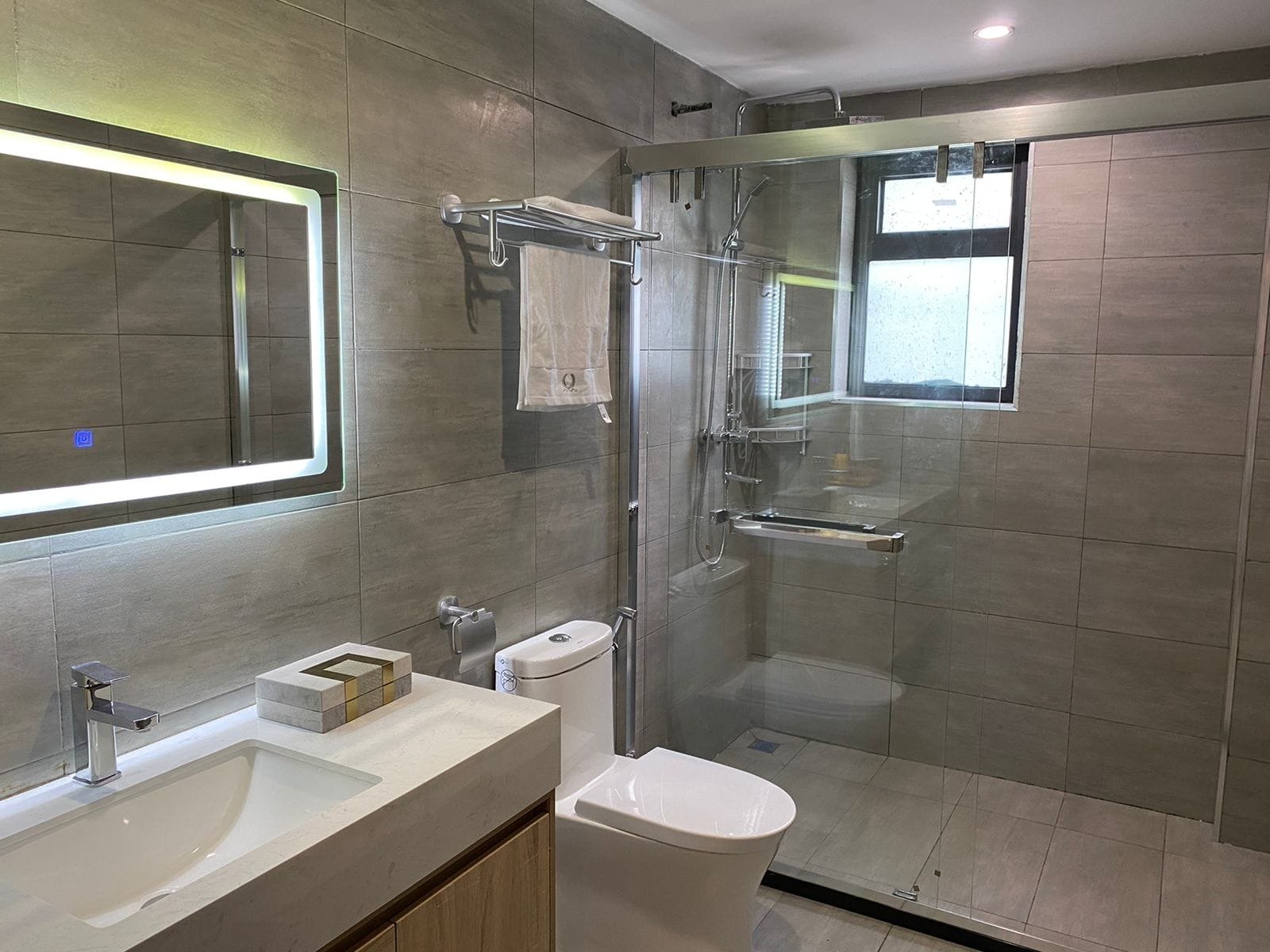 imgi_27_Bathroom 108 Riverside | Riverside Lane West 1,2,3 Bedroom Apartment For Sale