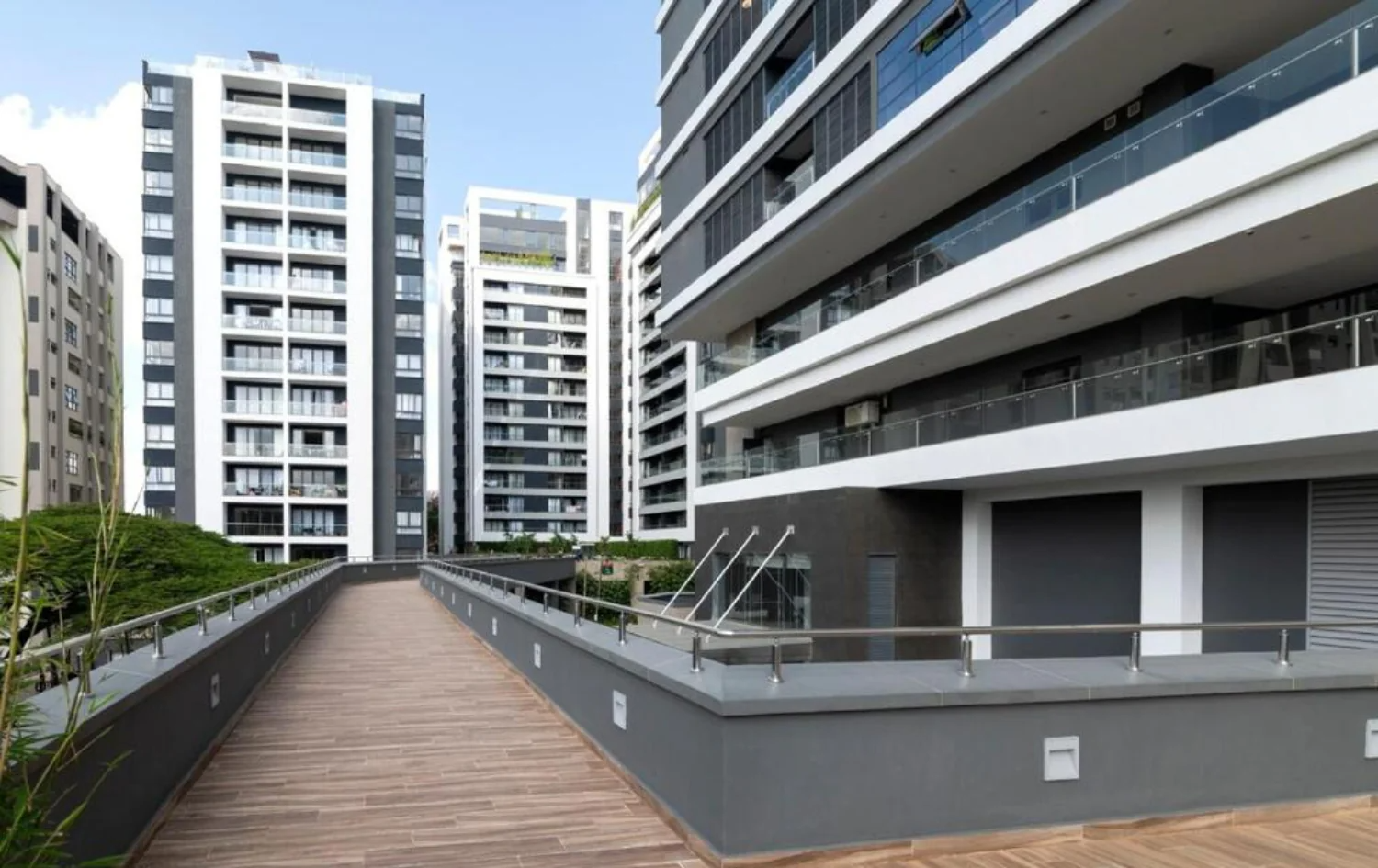 imgi_2_Riverside-Square- Riverside Square | Riverside Drive 1, 2, and 3-Bedroom En-suite Apartments with DSQ For Sale