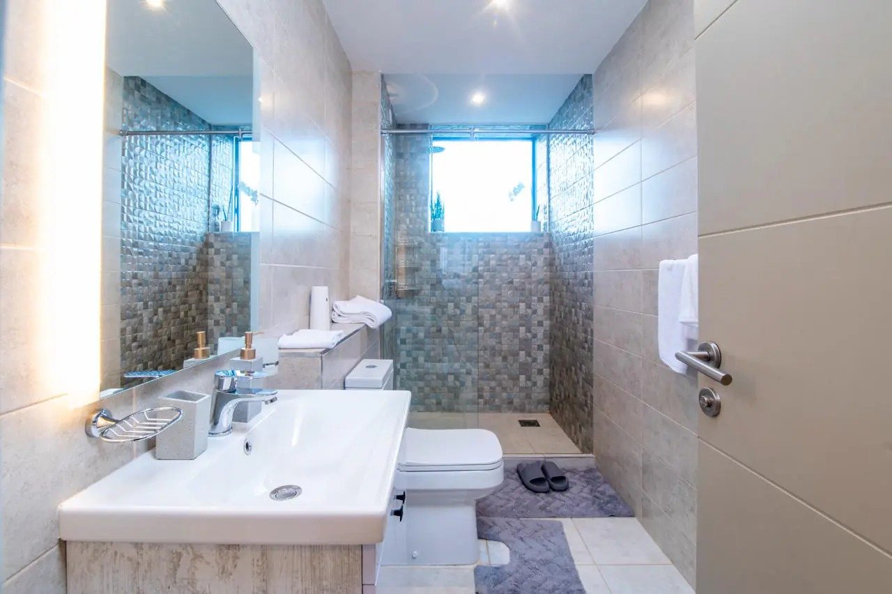 imgi_33_Washroom Elite Residence Apartments in Westlands CBD, Nairobi | High-End 1 & 2 Bedroom Luxury Apartments For Sale